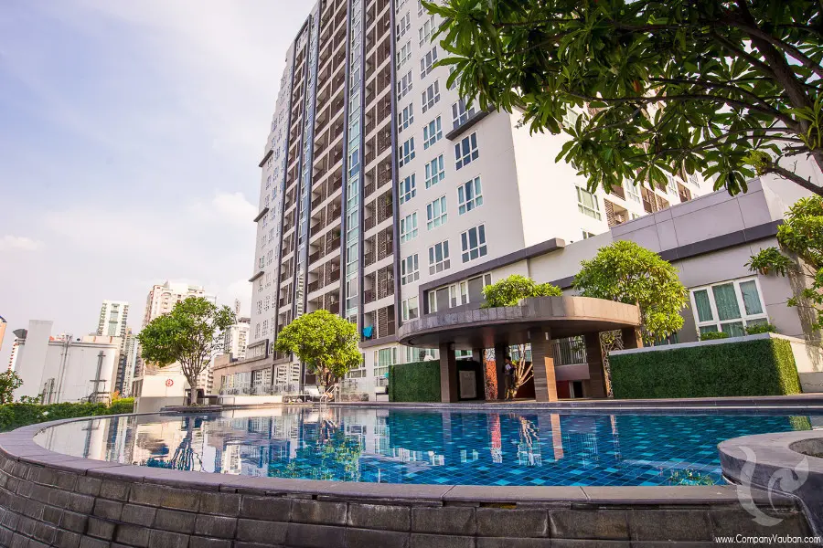 15 Sukhumvit exterior