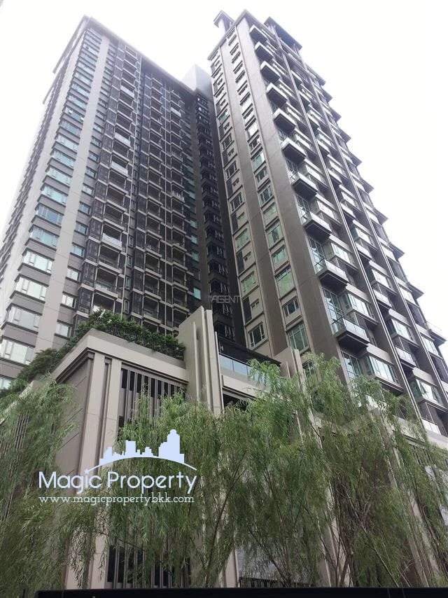 Crest Sukhumvit 34 exterior