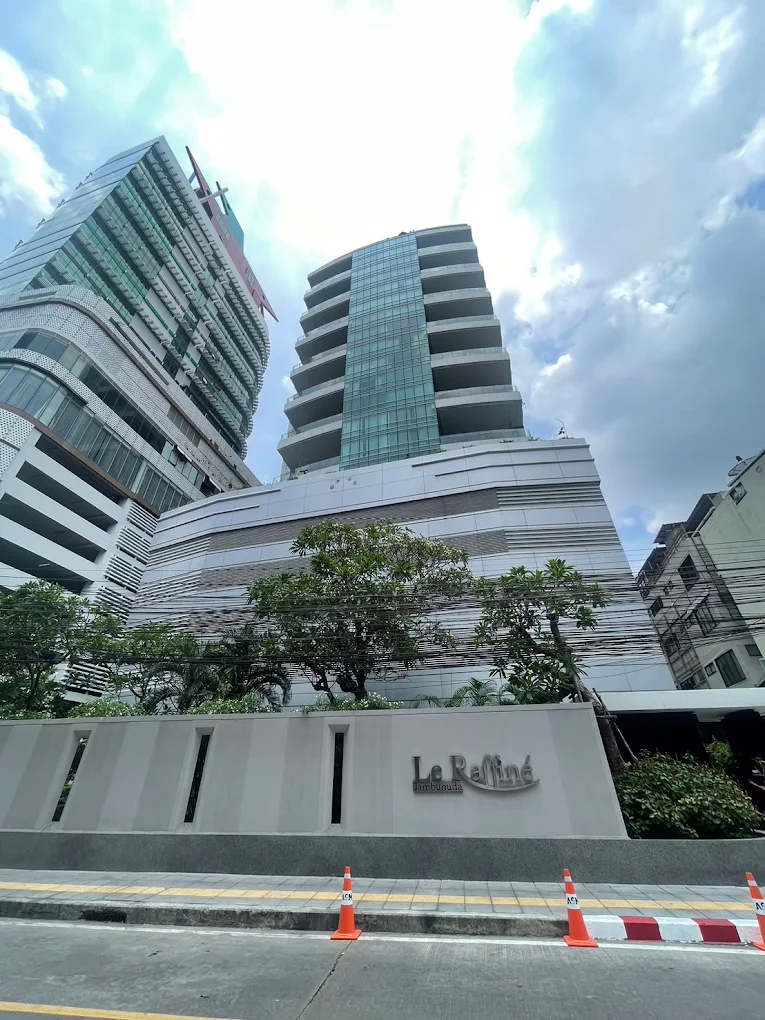 Le Raffine Jambunuda Sukhumvit 31 exterior