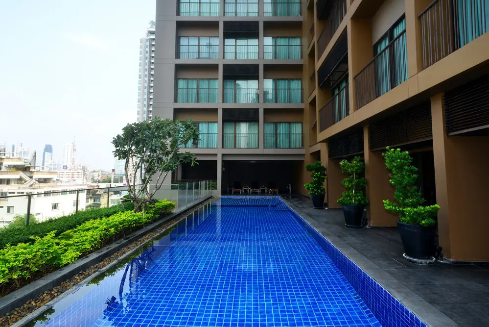 Noble Refine exterior