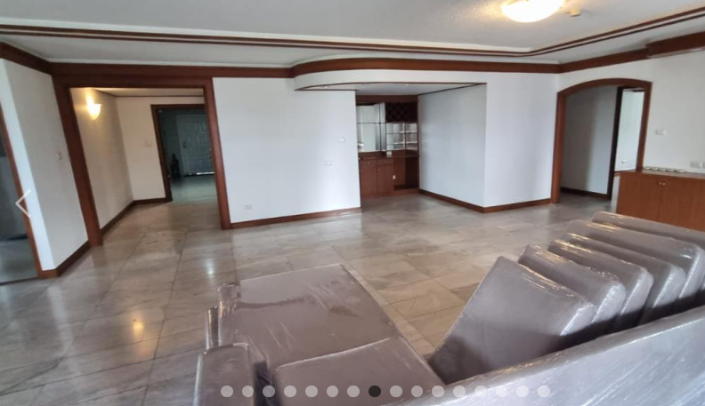 3 Bedrooms, 3 Bathrooms Size 300sqm. Peng Seng Mansion for Rent