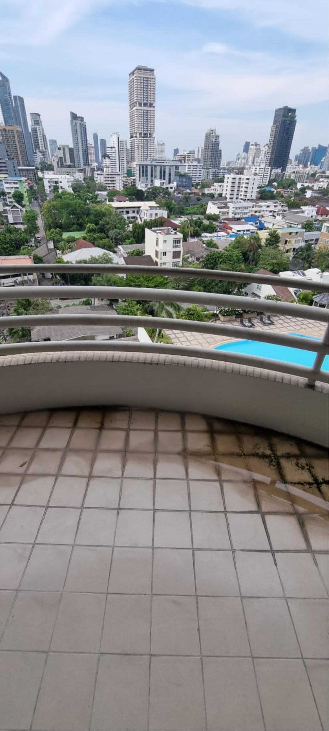 3 bedrooms 3 bathrooms ruamsuk condo for rent