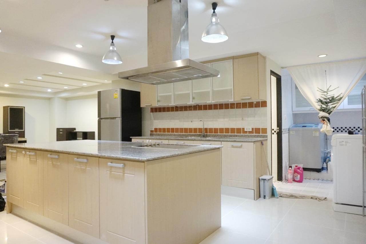 3 bedrooms 3 bathrooms Royal Castle for rent