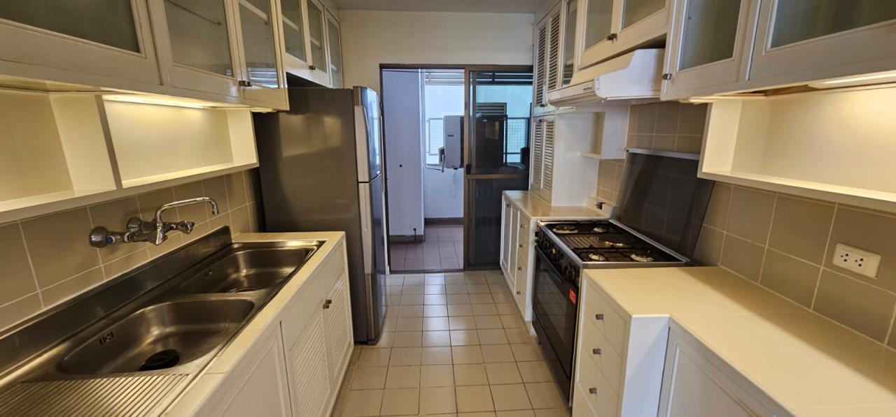 3 bedrooms 3 bathrooms le cullinan Sukhumvit for rent