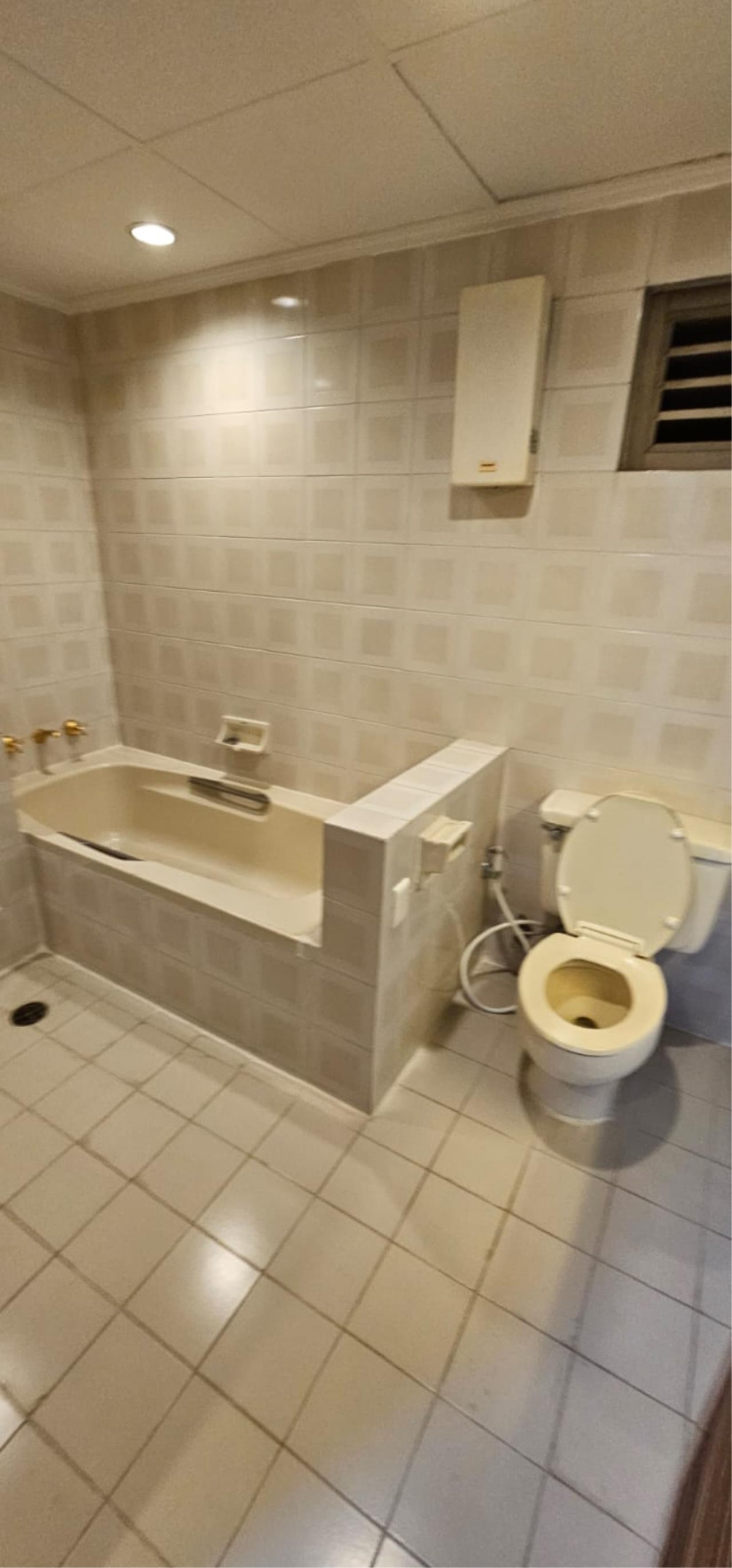3 bedrooms 3 bathrooms le cullinan Sukhumvit for rent