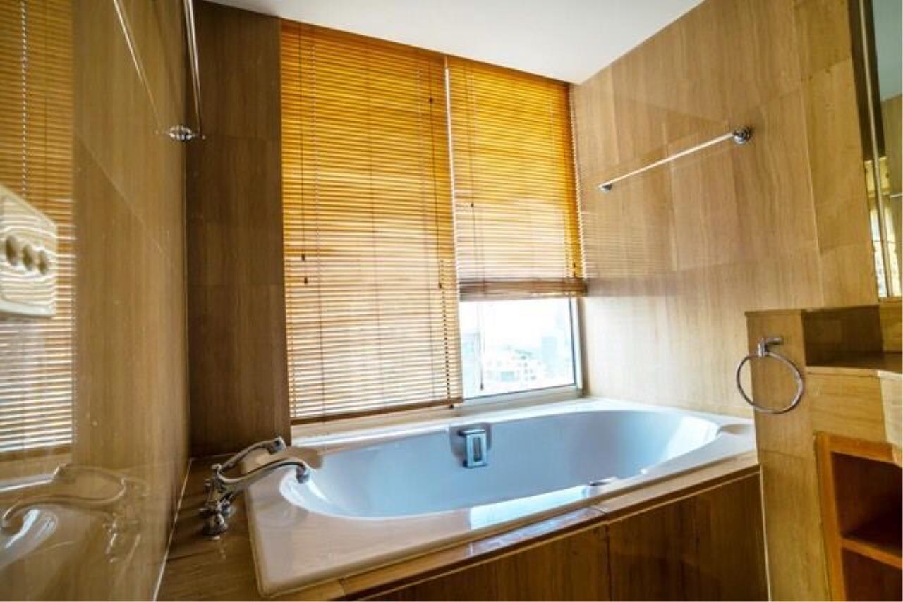 2 Bedrooms 2 Bathrooms Size 160sqm. Langsuan Ville for Rent
