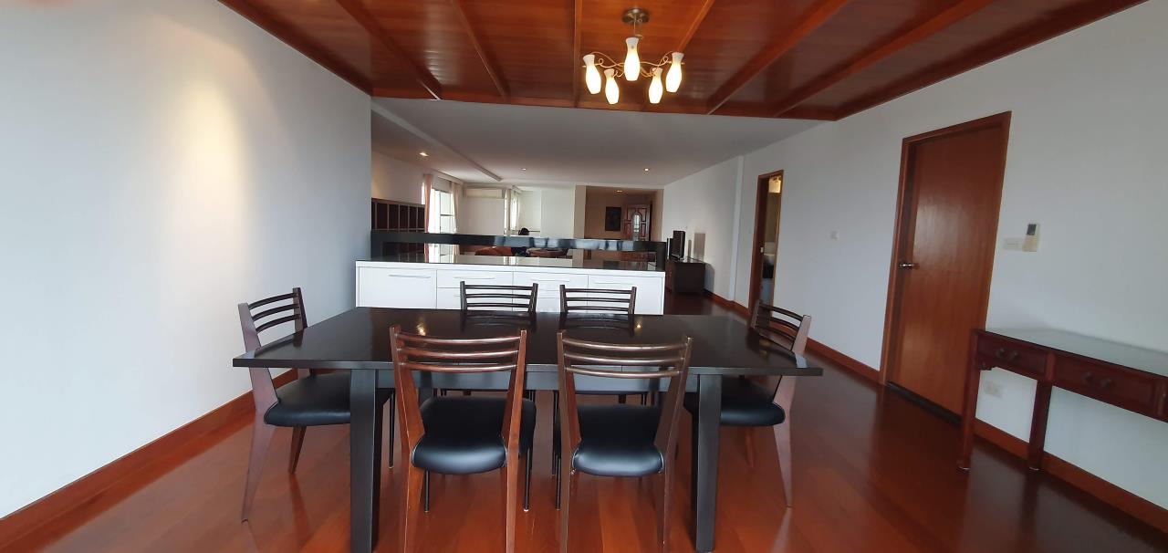 3 Bedrooms 4 Bathrooms rental regent on the park 3 sukhumvit 39