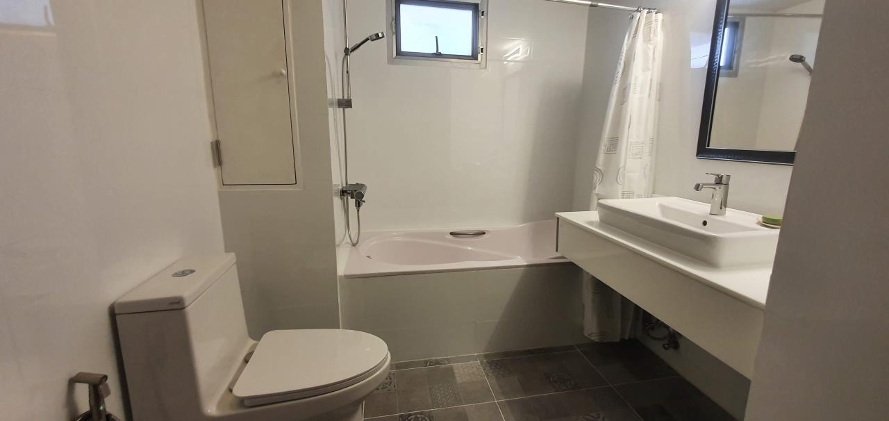 3 Bedrooms 4 Bathrooms rental regent on the park 3 sukhumvit 39