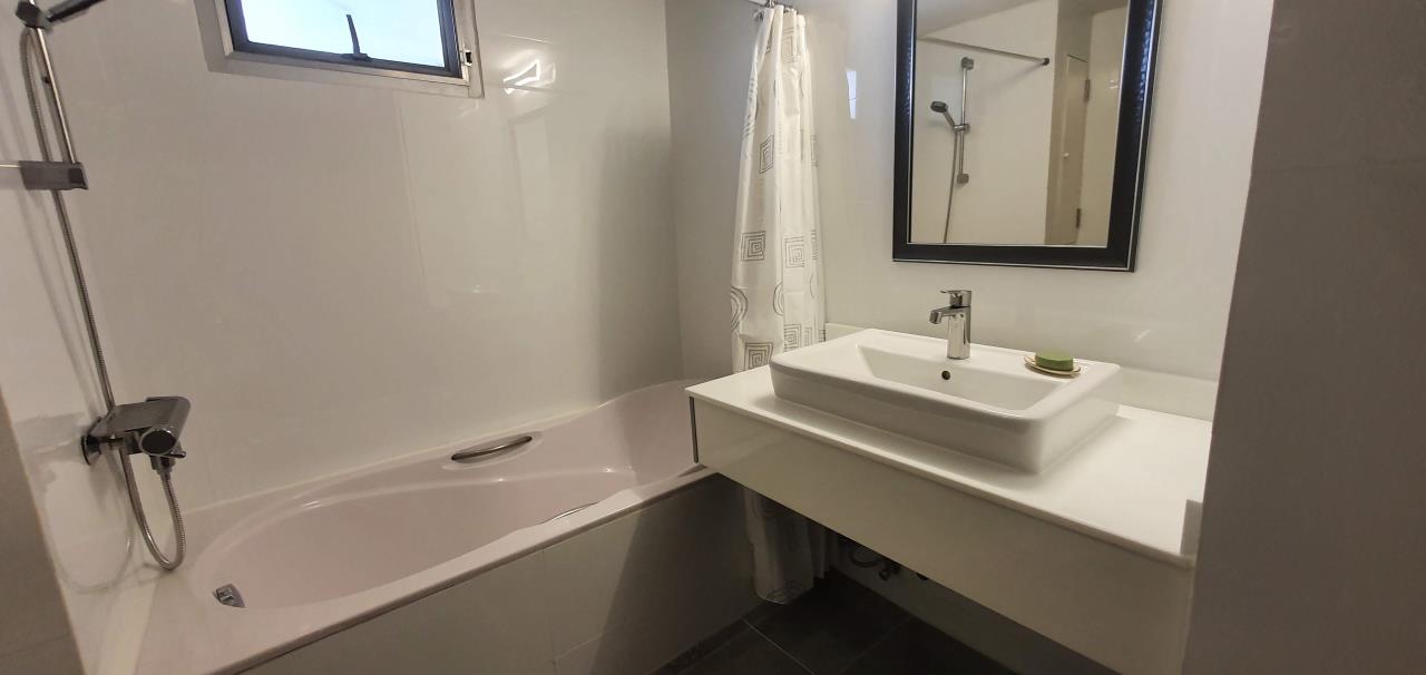 3 Bedrooms 4 Bathrooms rental regent on the park 3 sukhumvit 39