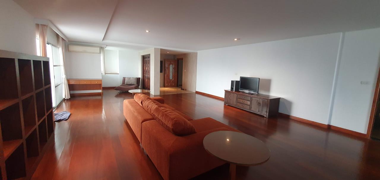 3 Bedrooms 4 Bathrooms rental regent on the park 3 sukhumvit 39