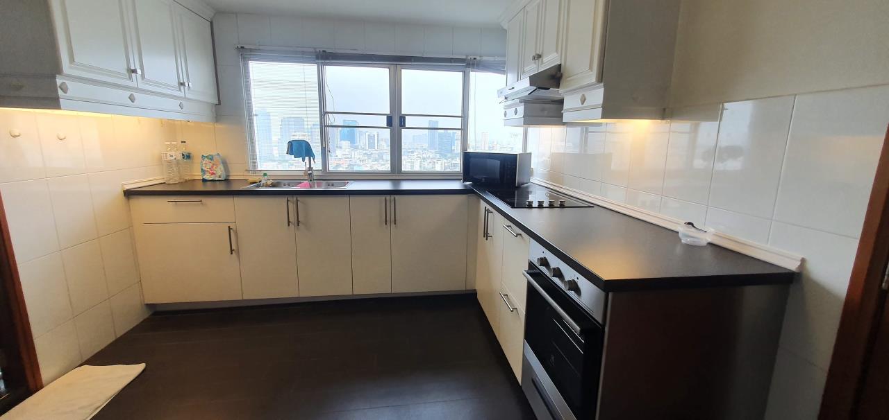 3 Bedrooms 4 Bathrooms rental regent on the park 3 sukhumvit 39
