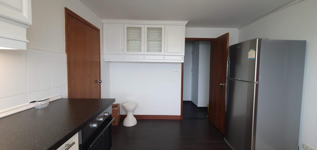 3 Bedrooms 4 Bathrooms rental regent on the park 3 sukhumvit 39