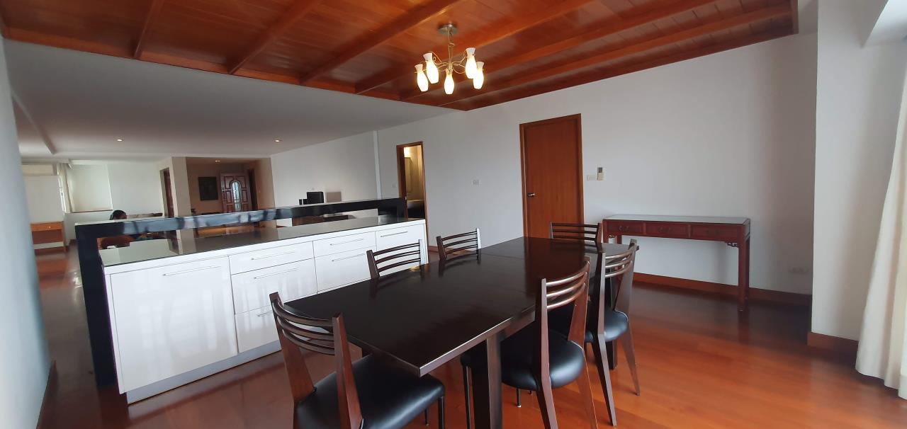3 Bedrooms 4 Bathrooms rental regent on the park 3 sukhumvit 39