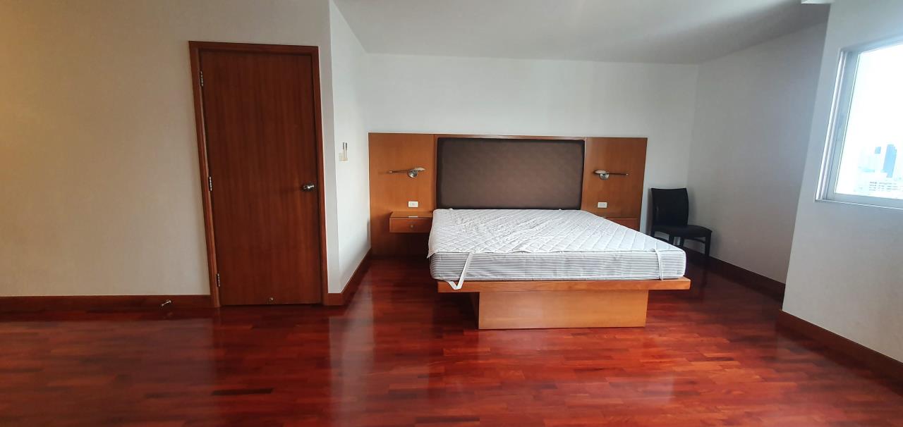 3 Bedrooms 4 Bathrooms rental regent on the park 3 sukhumvit 39