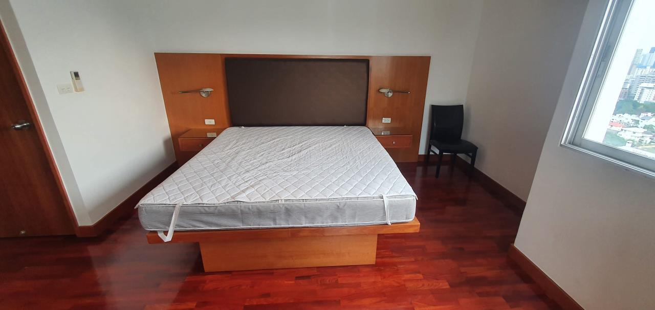 3 Bedrooms 4 Bathrooms rental regent on the park 3 sukhumvit 39