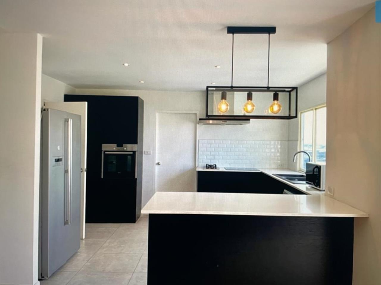 3 bedrooms 3 bathrooms regent on the park for rent for sale