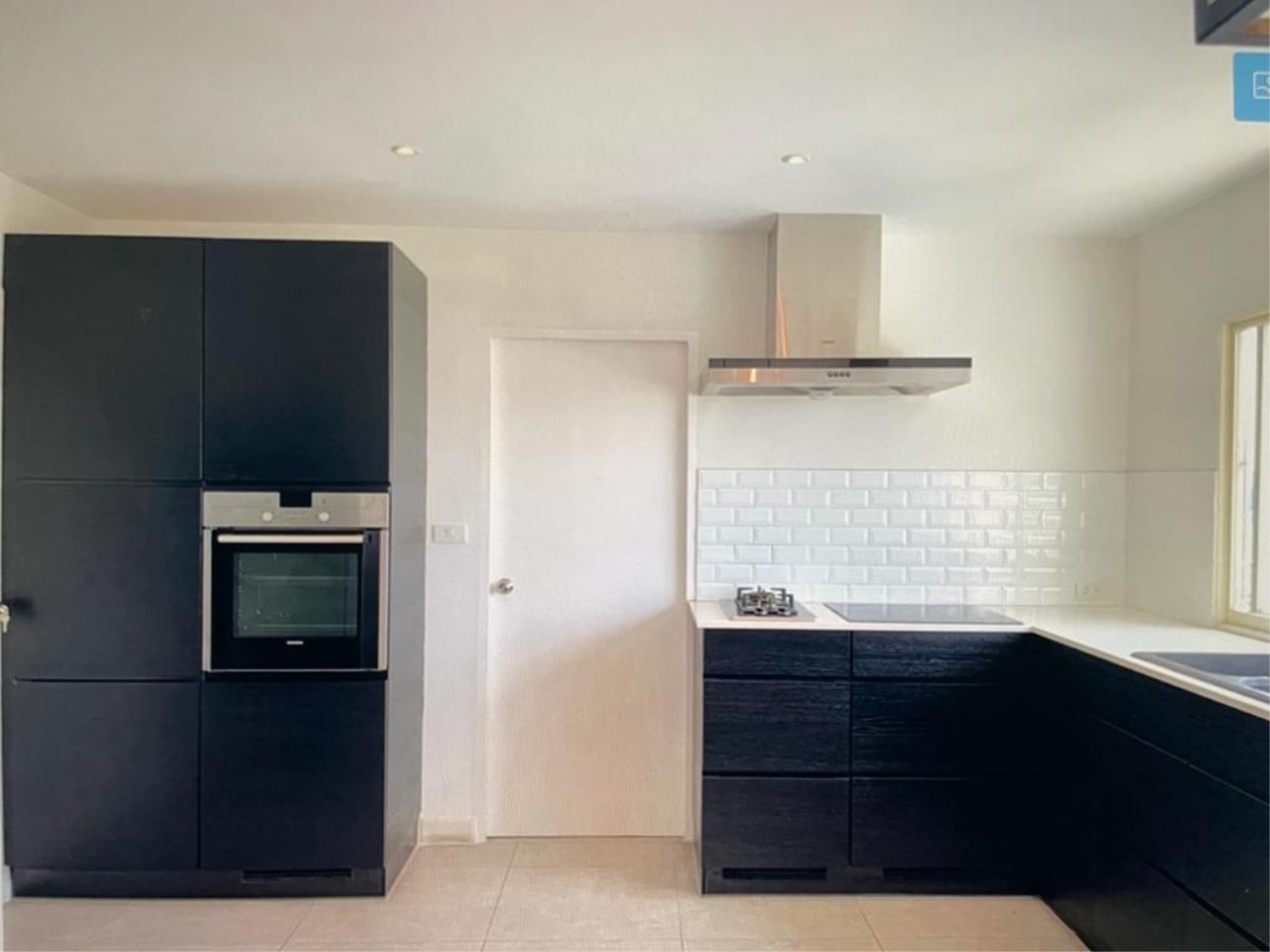 3 bedrooms 3 bathrooms regent on the park for rent for sale
