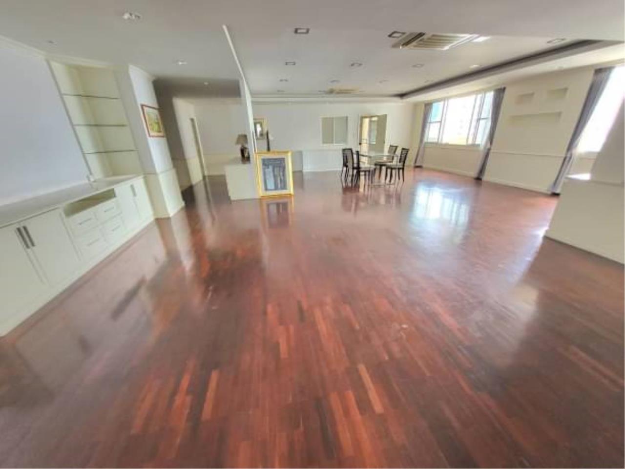 3 bedrooms 3 bathrooms the rise sukhumvit 39 for rent