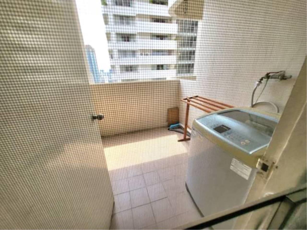3 bedrooms 3 bathrooms the rise sukhumvit 39 for rent