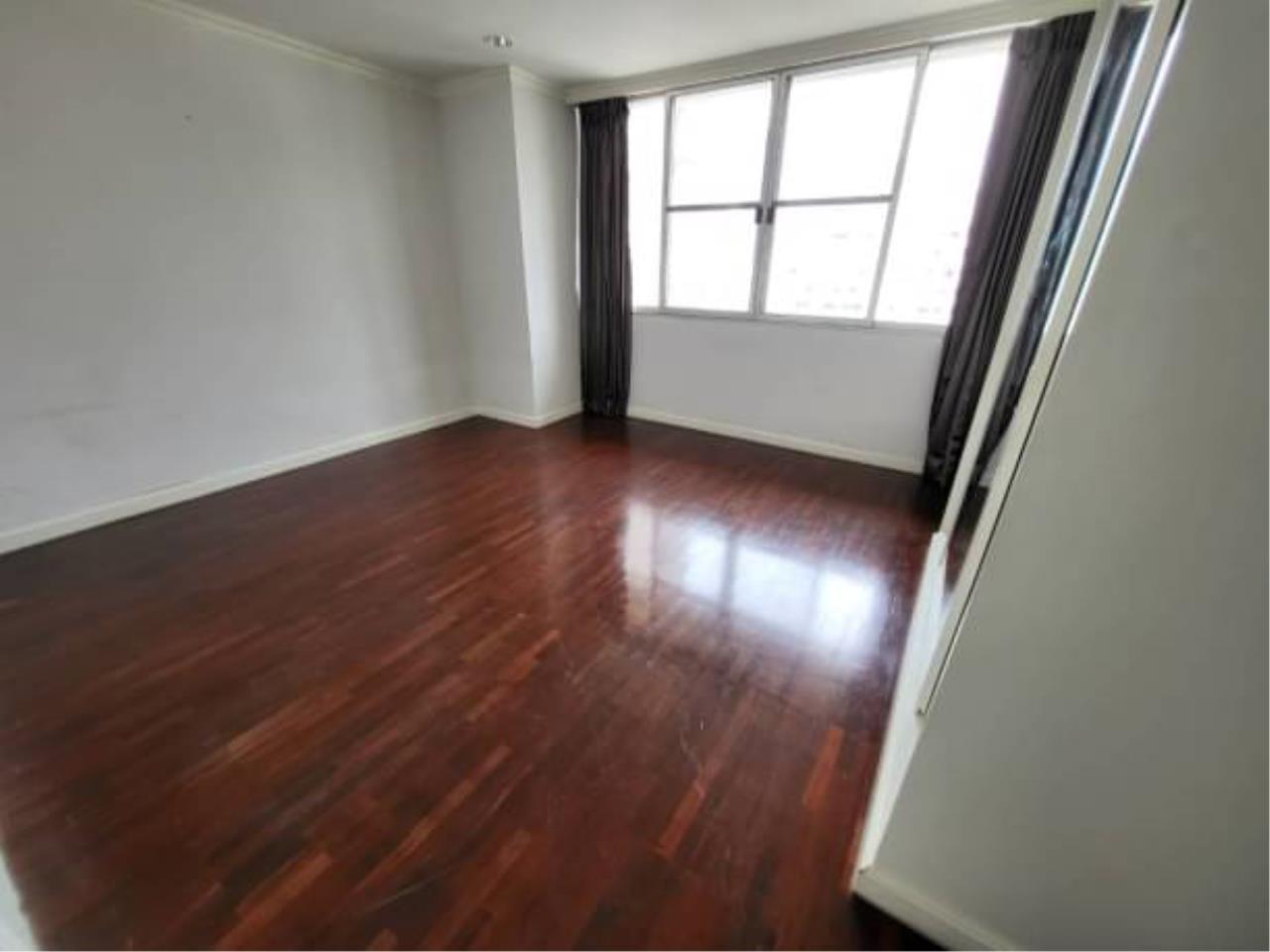 3 bedrooms 3 bathrooms the rise sukhumvit 39 for rent