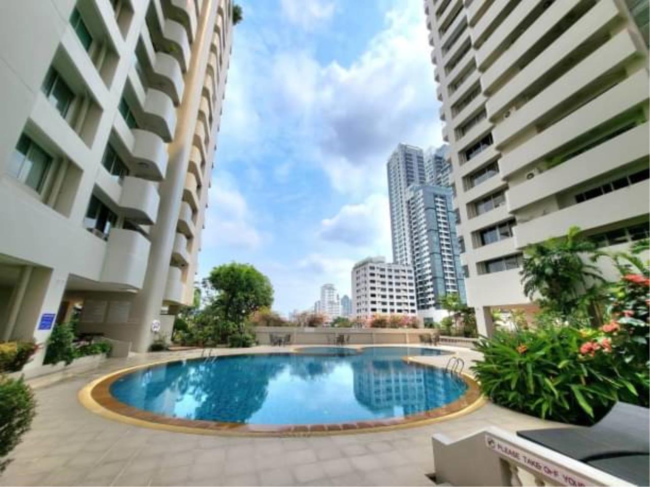 3 bedrooms 3 bathrooms the rise sukhumvit 39 for rent