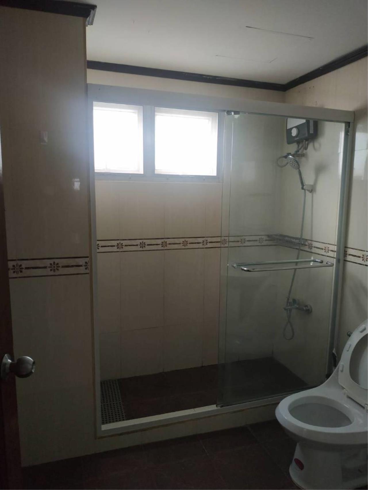 4 Bedrooms 2 Bathrooms Size 150sqm. The Waterford Rama 4 for Rent 35,000 THB