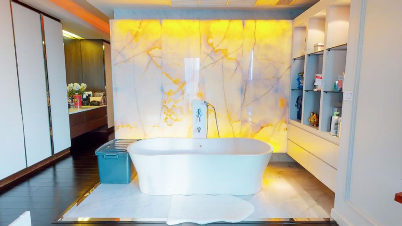 3 bedrooms 4bBathrooms le raffine jambunuda sukhumvit 31 for sale