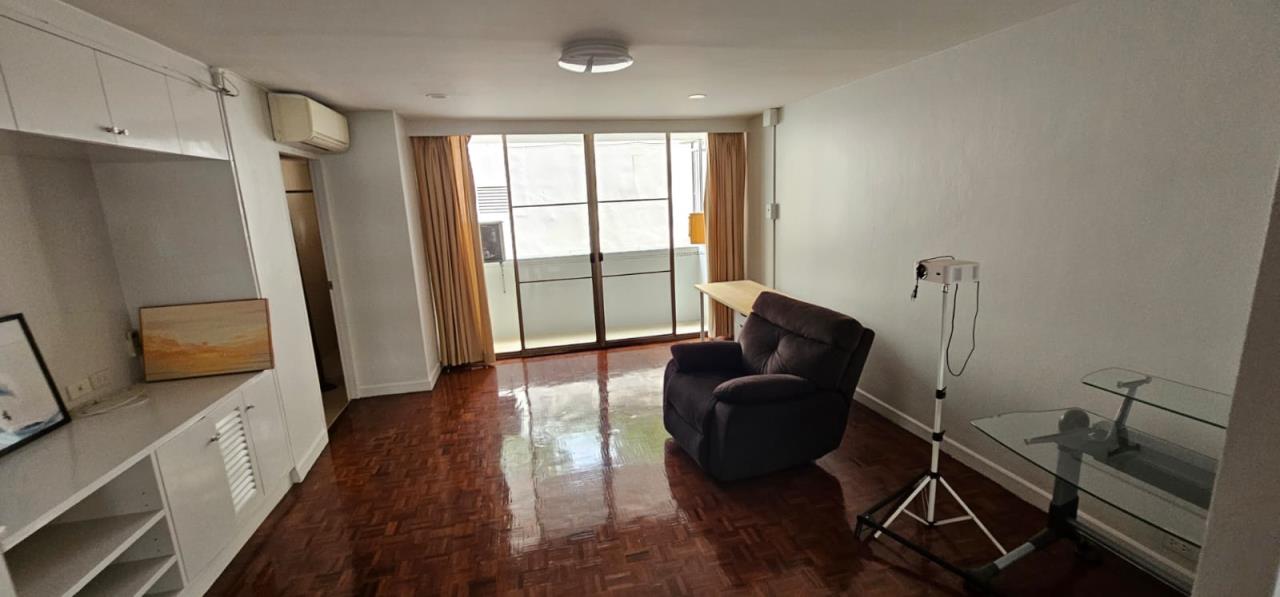 4 Bedrooms 4 Bathrooms Size 350sqm. Regency Court for Rent 80,000 THB