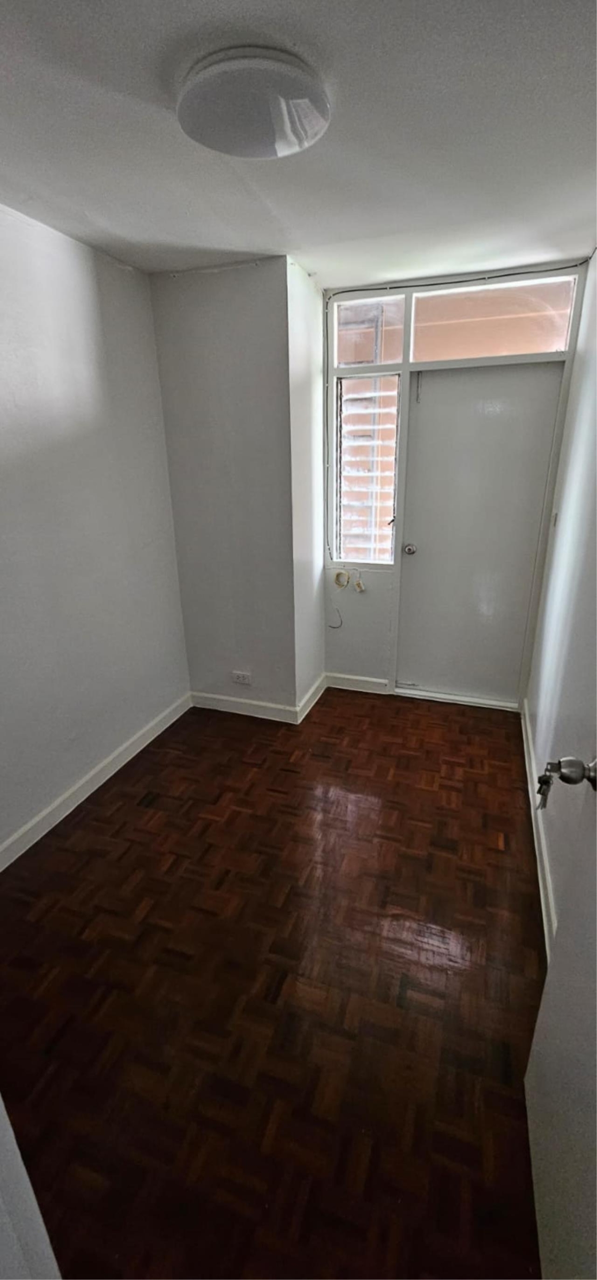4 bedrooms 4 bathrooms Size regency court for rent