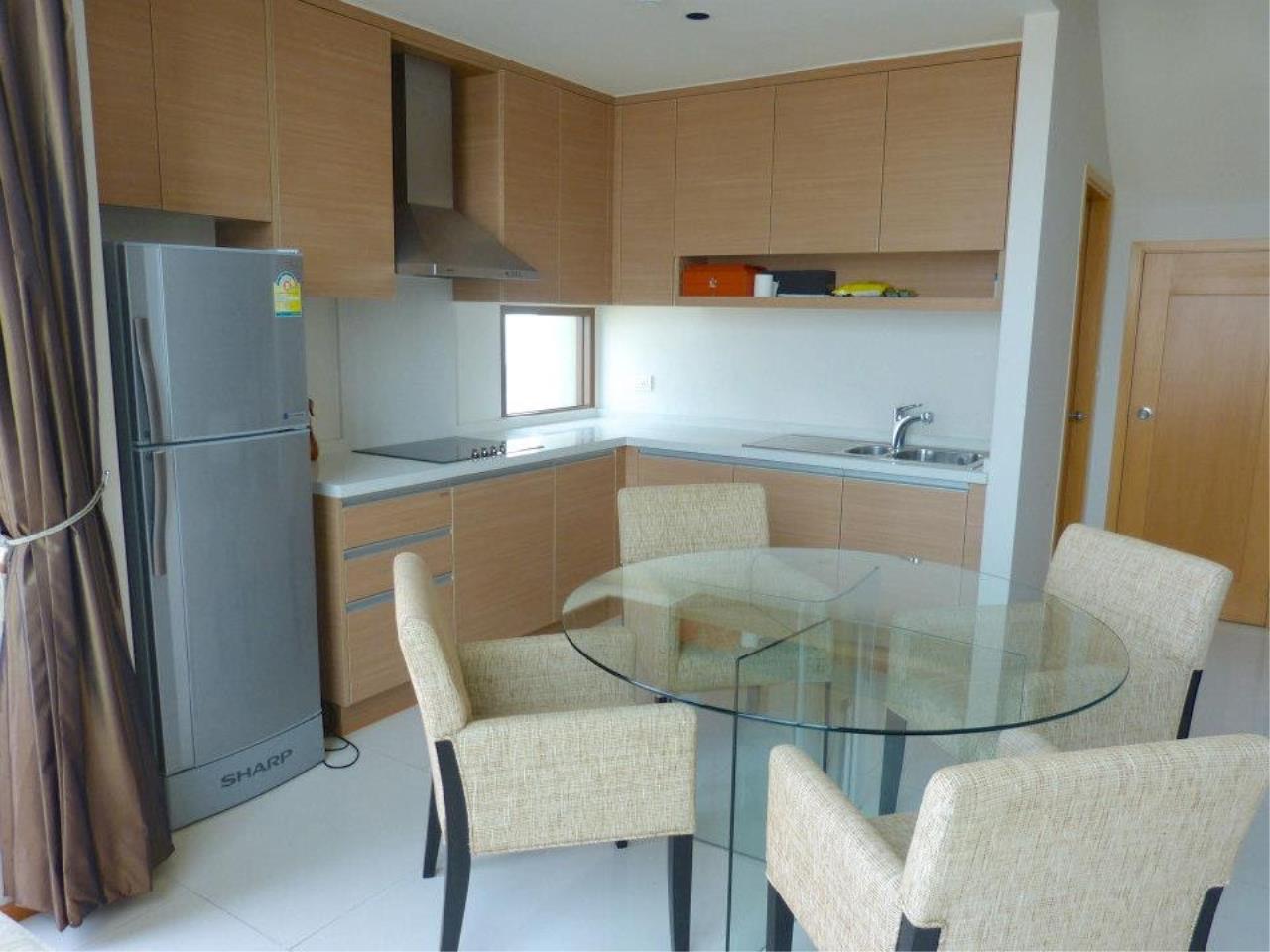 2 bedrooms 2 bathrooms Size 134sqm EMPORIO PLACE for Rent 68,000 Sale 25,000,000 THB