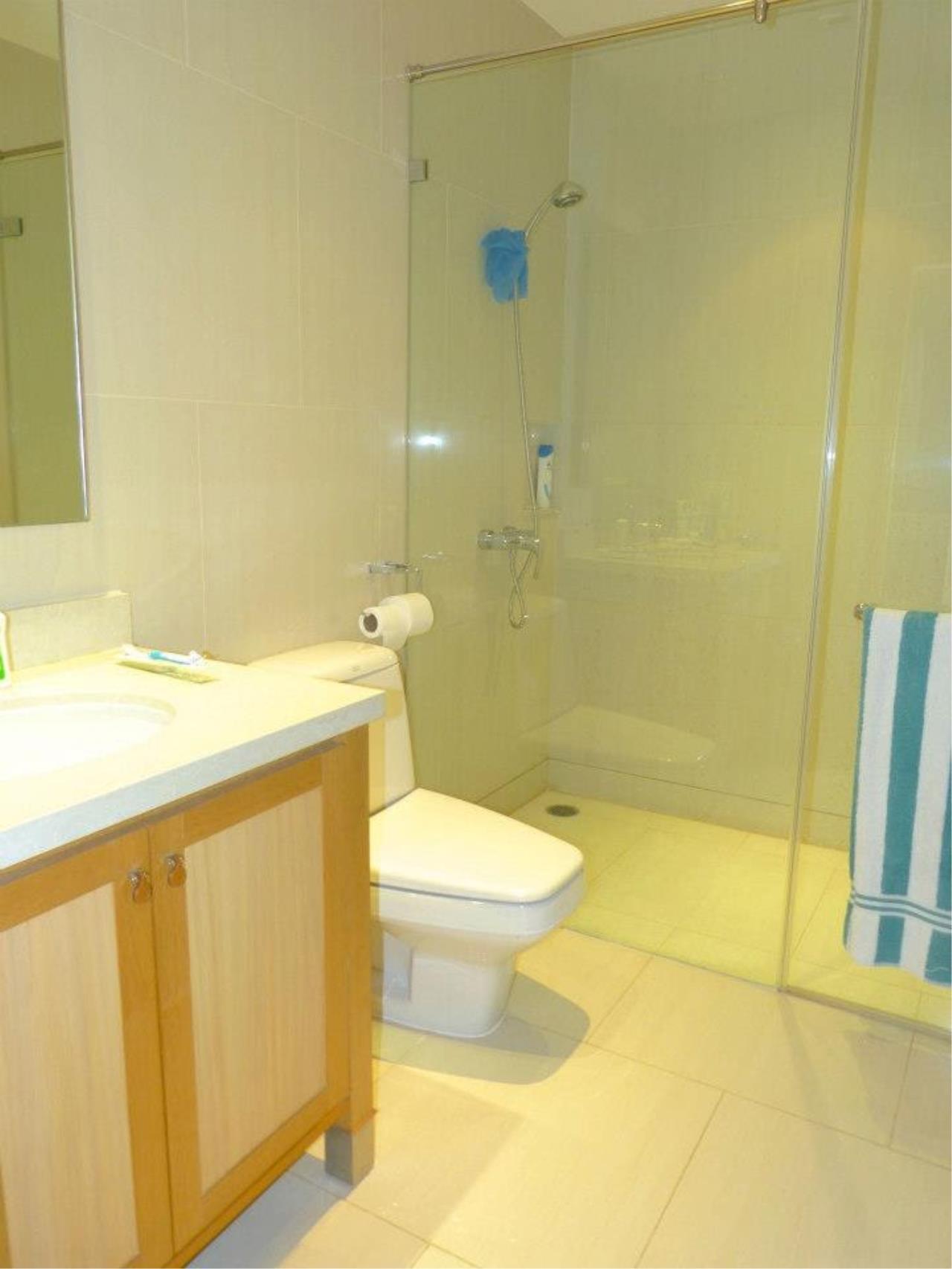 2 bedrooms 2 bathrooms Size 134sqm EMPORIO PLACE for Rent 68,000 Sale 25,000,000 THB