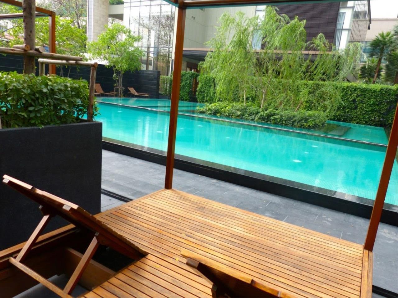 2 bedrooms 2 bathrooms Size 134sqm EMPORIO PLACE for Rent 68,000 Sale 25,000,000 THB