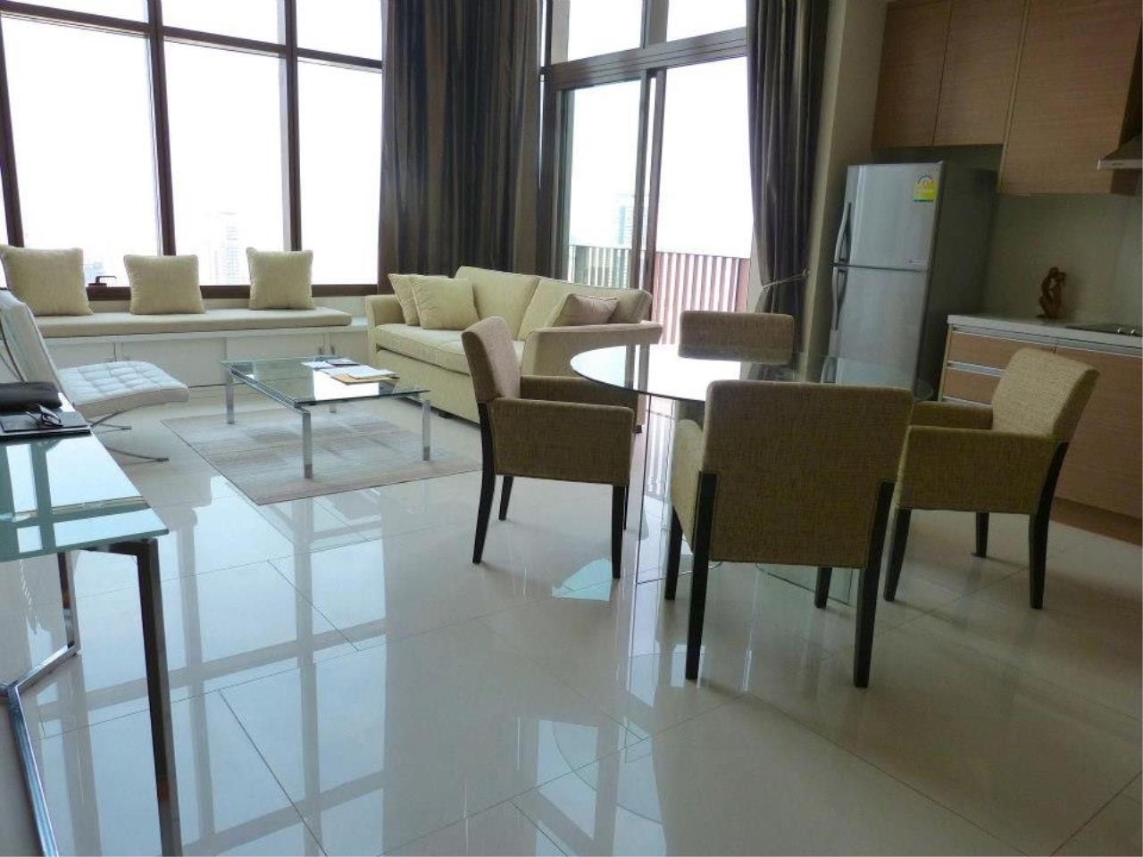 2 bedrooms 2 bathrooms Size 134sqm EMPORIO PLACE for Rent 68,000 Sale 25,000,000 THB