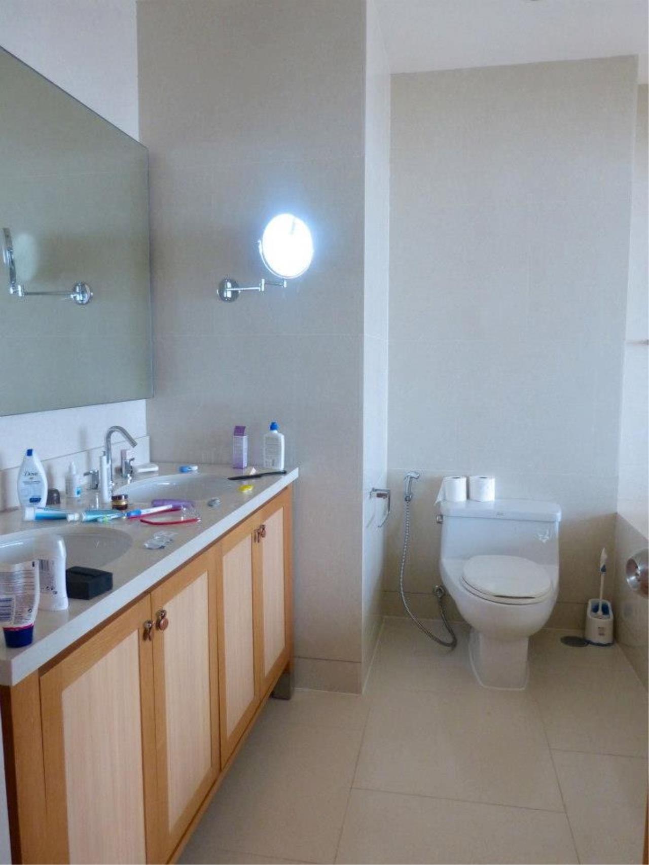 2 bedrooms 2 bathrooms Size 134sqm EMPORIO PLACE for Rent 68,000 Sale 25,000,000 THB
