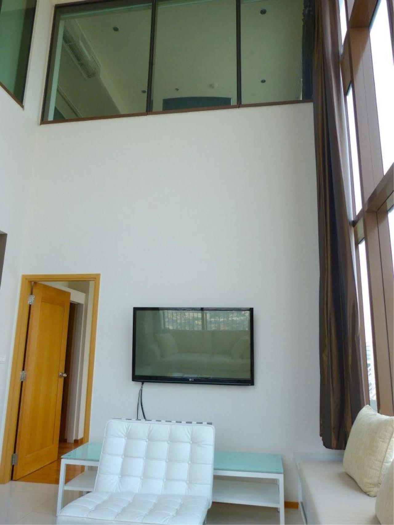 2 bedrooms 2 bathrooms Size 134sqm EMPORIO PLACE for Rent 68,000 Sale 25,000,000 THB
