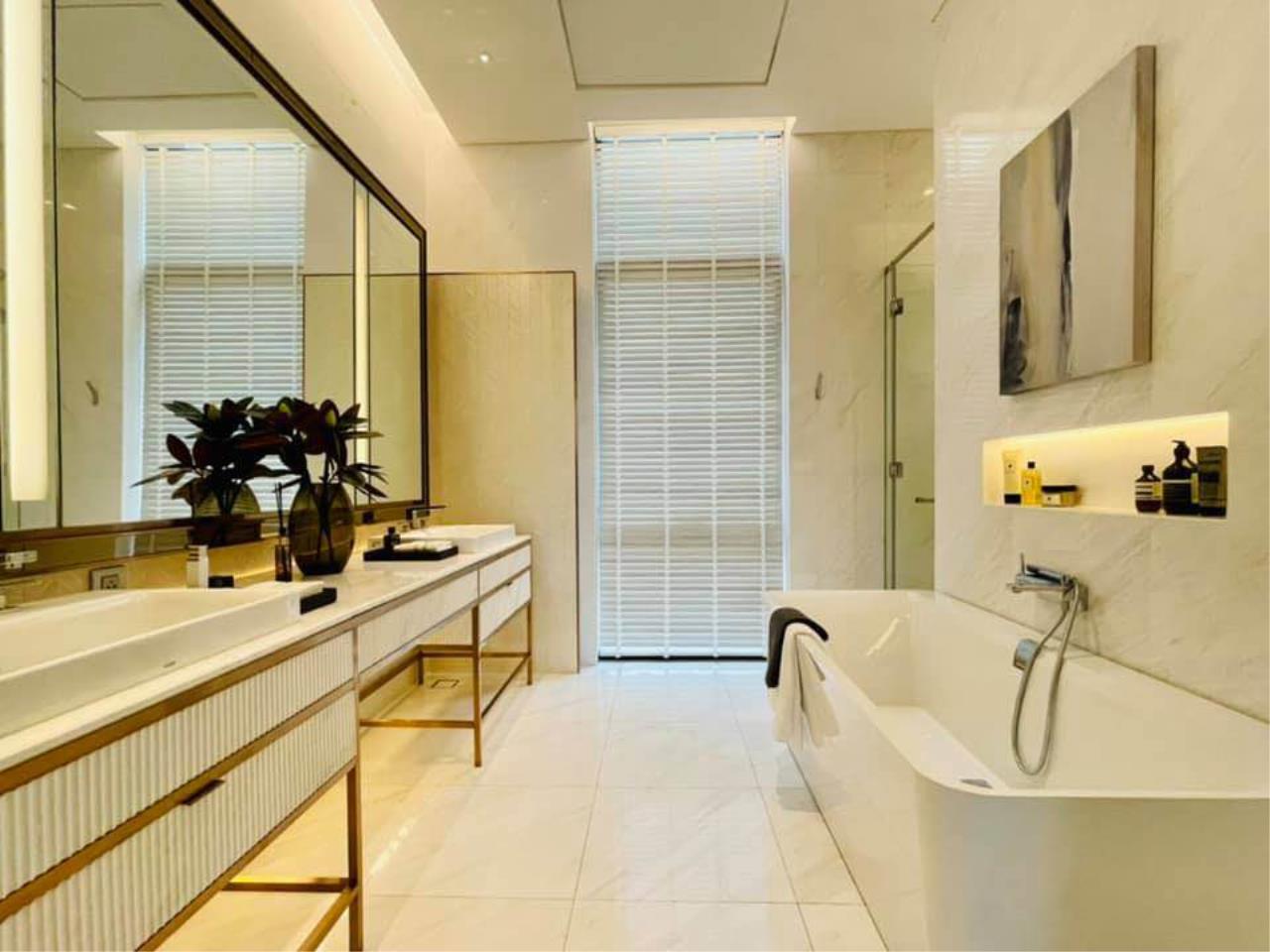 3 bedrooms 4 bathrooms sindhorn lumpini for sale