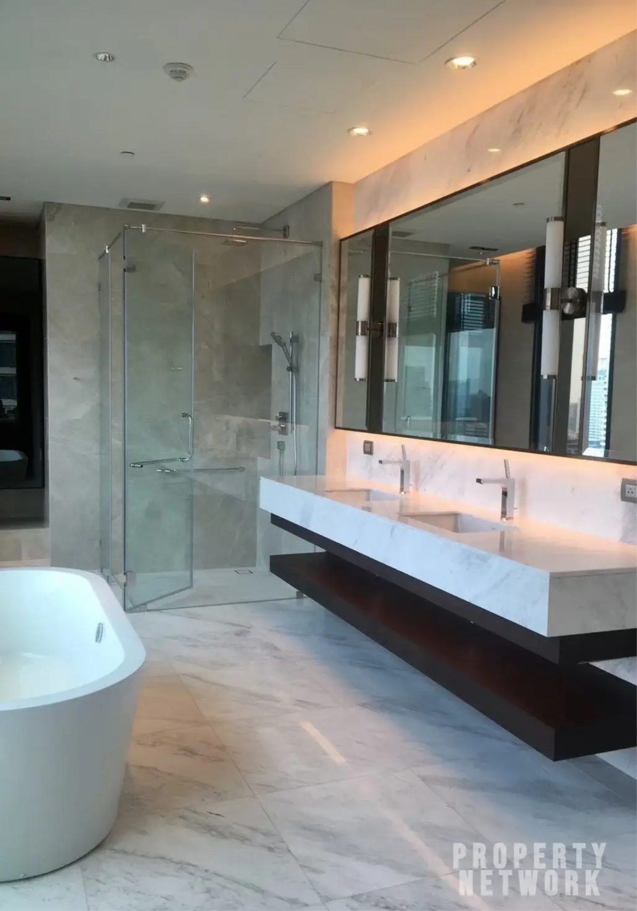 3 bedrooms 3 bathrooms sindhorn residence for rent sale