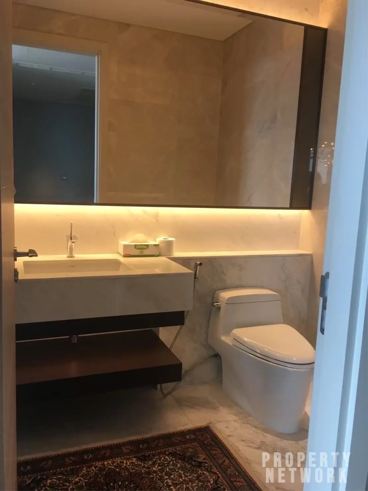 3 bedrooms 3 bathrooms sindhorn residence for rent sale