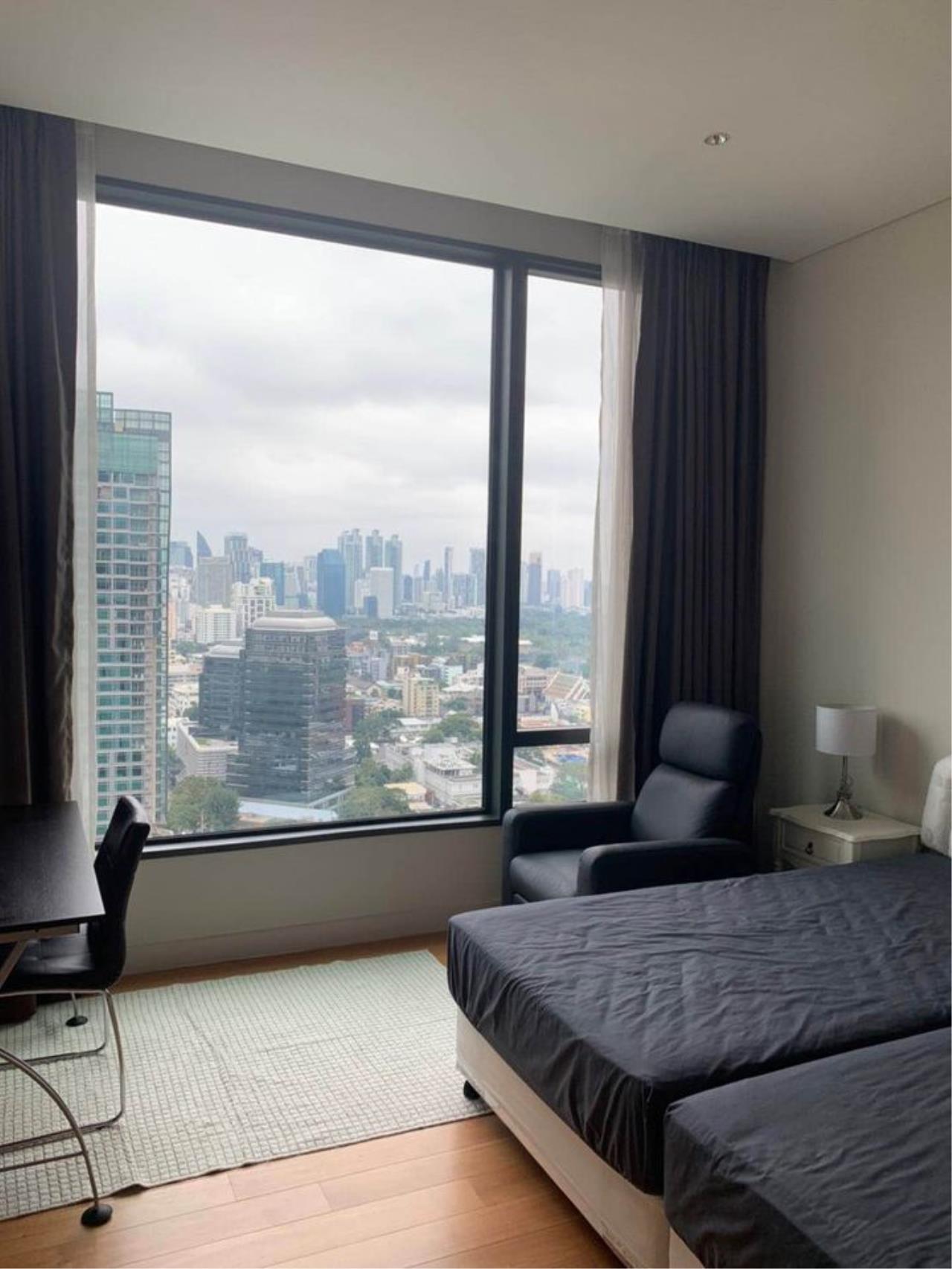 2 bedrooms 2 bathrooms sindhorn residence for rent