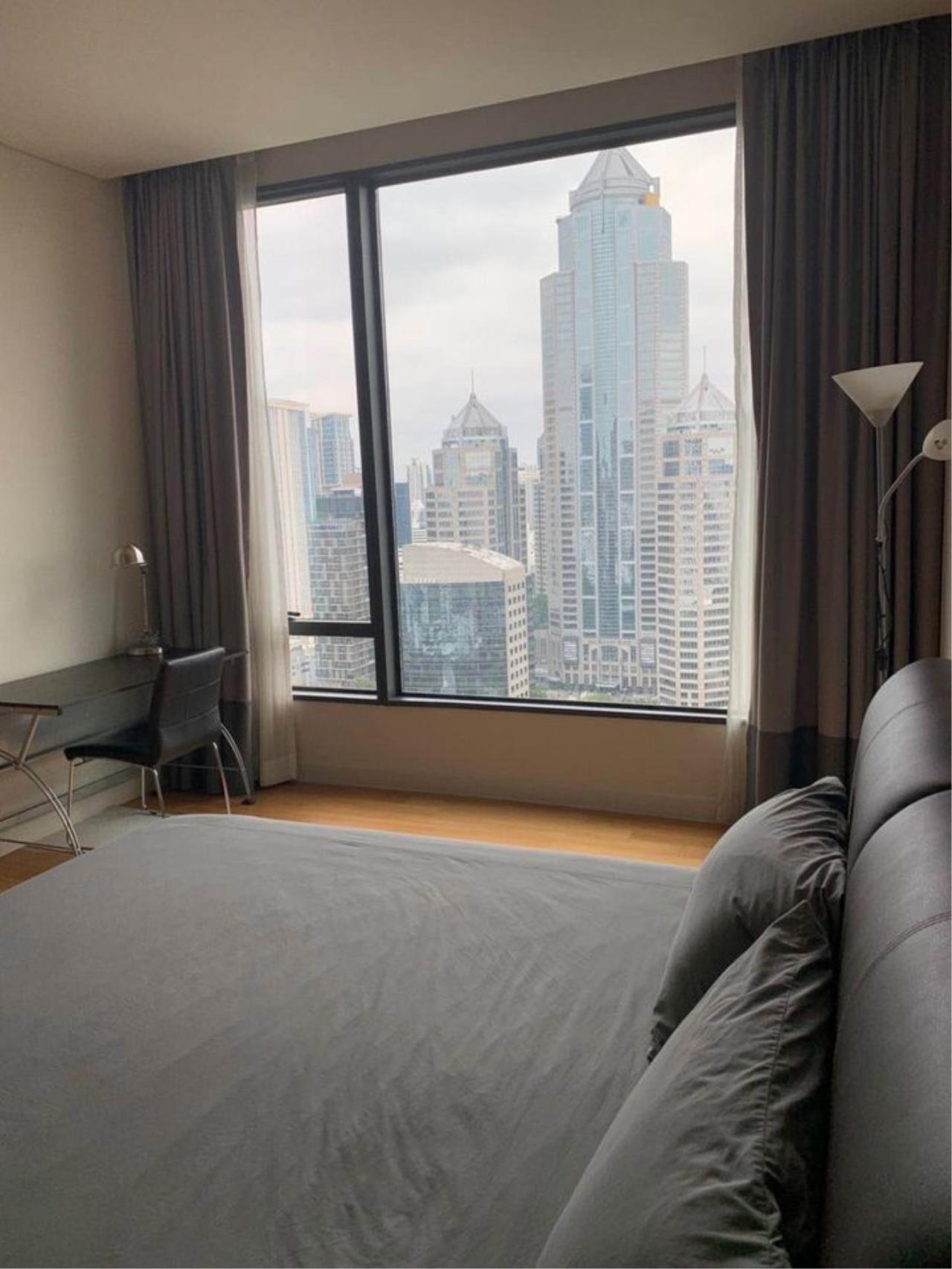2 bedrooms 2 bathrooms sindhorn residence for rent