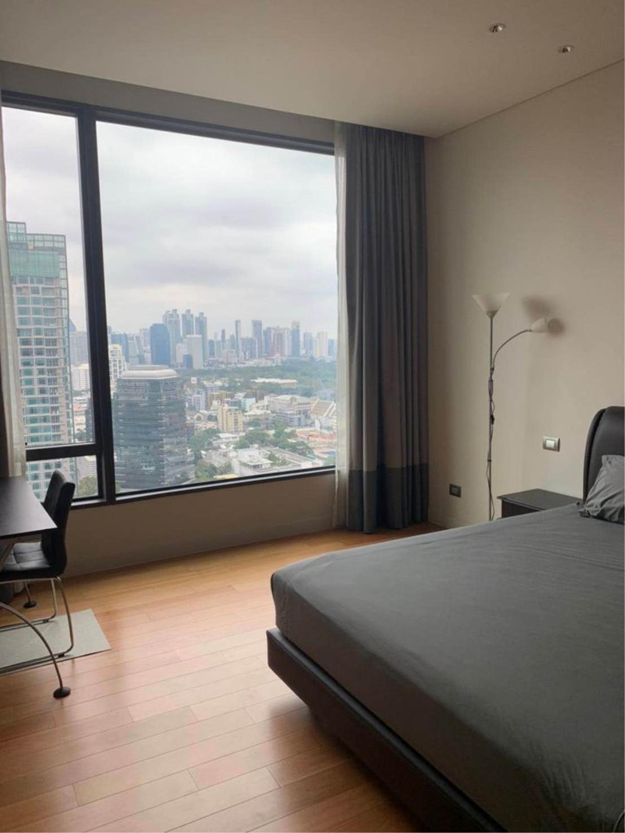 2 bedrooms 2 bathrooms sindhorn residence for rent