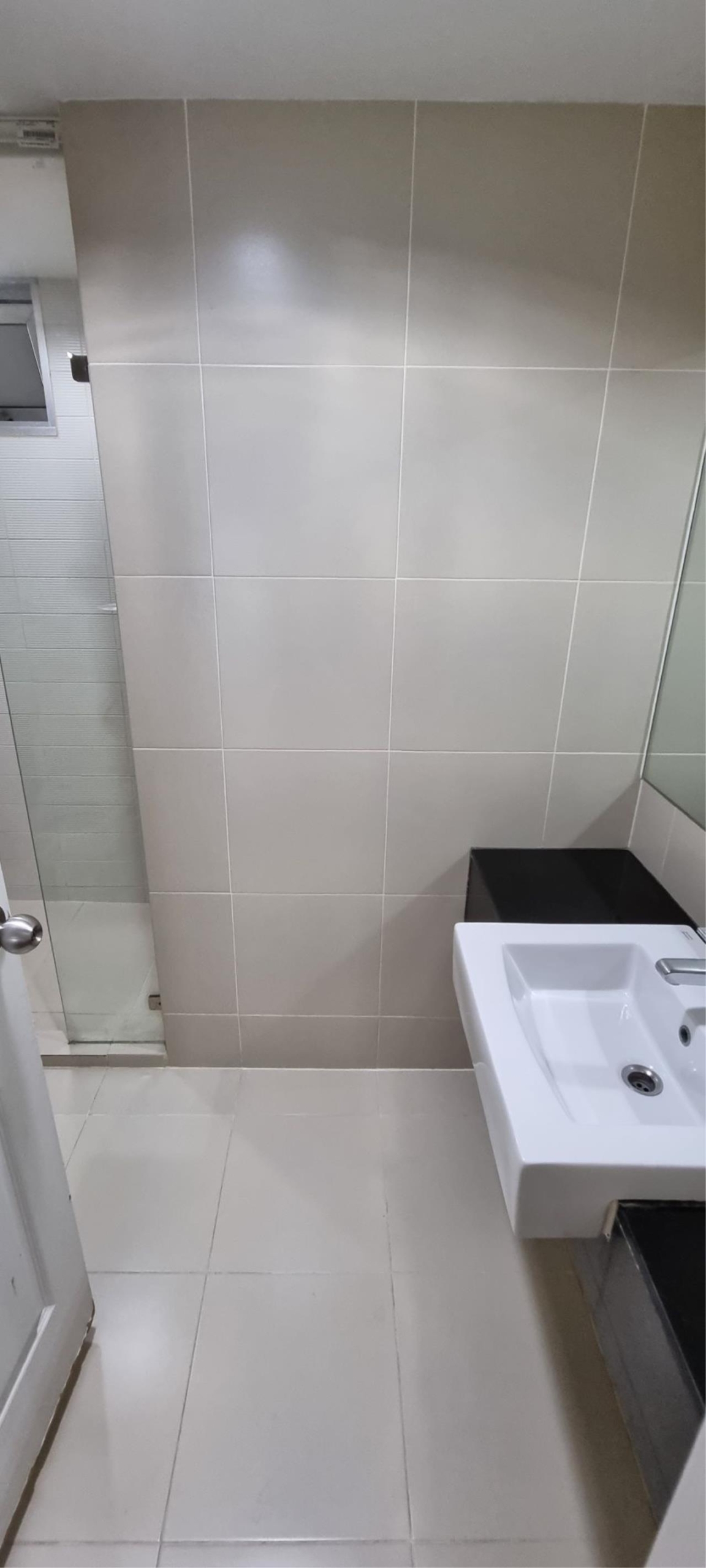 3 bedrooms 2 bathrooms size 106 sqm. tower c belle rama 9 for rent