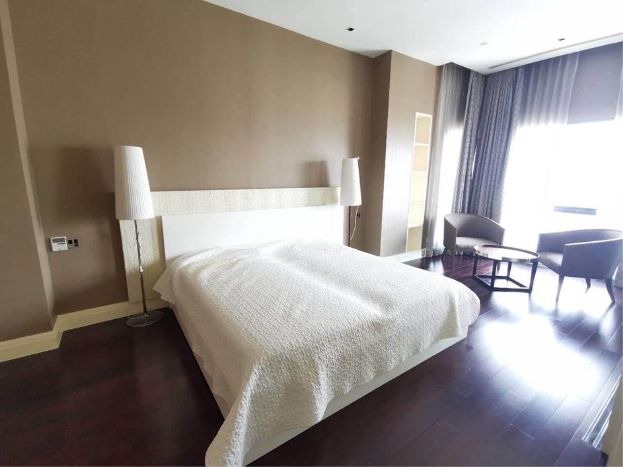3 bedrooms 4 bathrooms size 365sqm. le raffine 39 for rent for sale