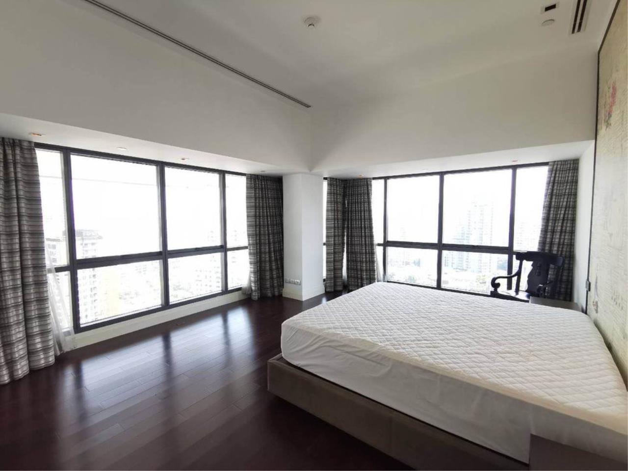3 bedrooms 4 bathrooms size 365sqm. le raffine 39 for rent for sale