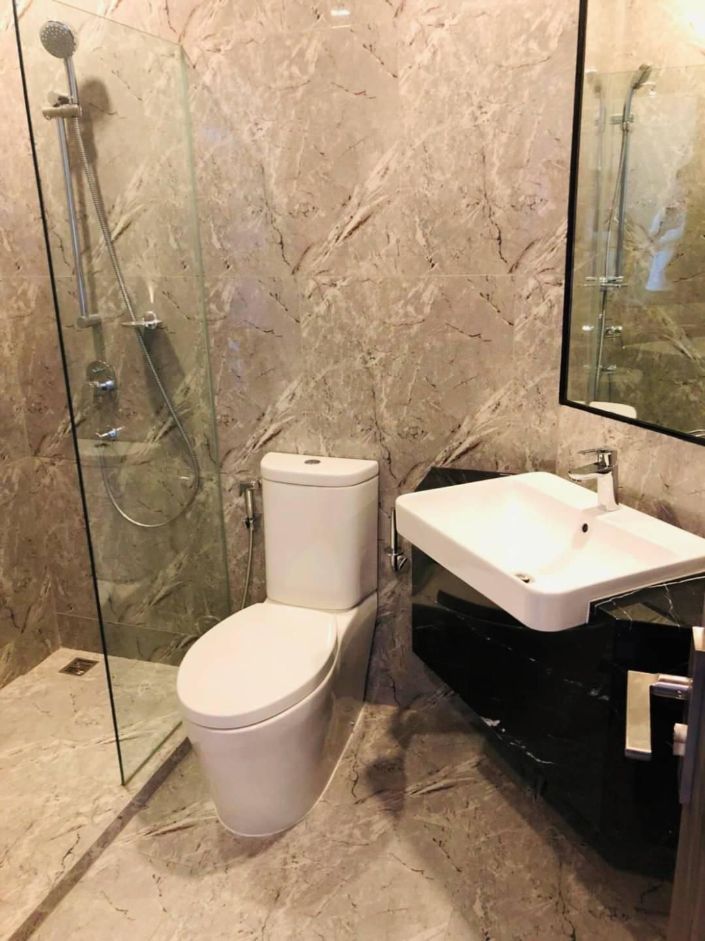 2 beds 2 bath 66sqm AShton ASoke for rent