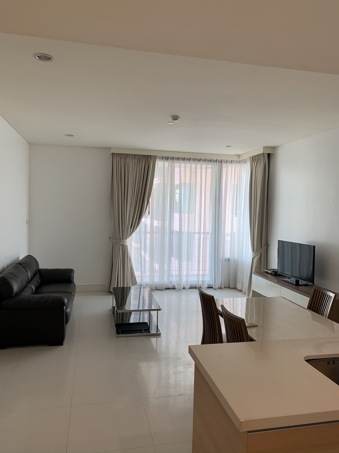 Aguston Sukhumvit 22 for rent