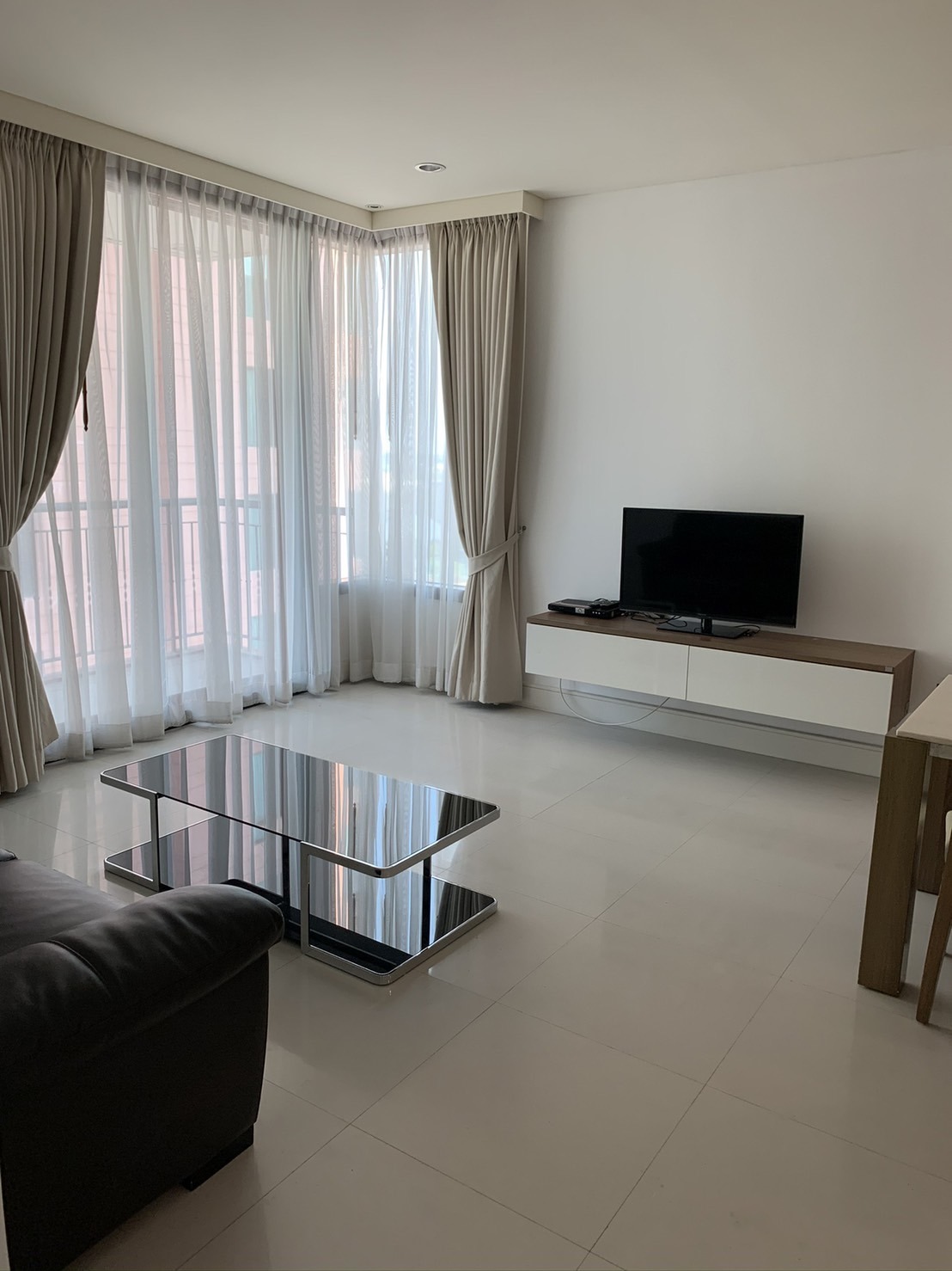 Aguston Sukhumvit 22 for rent