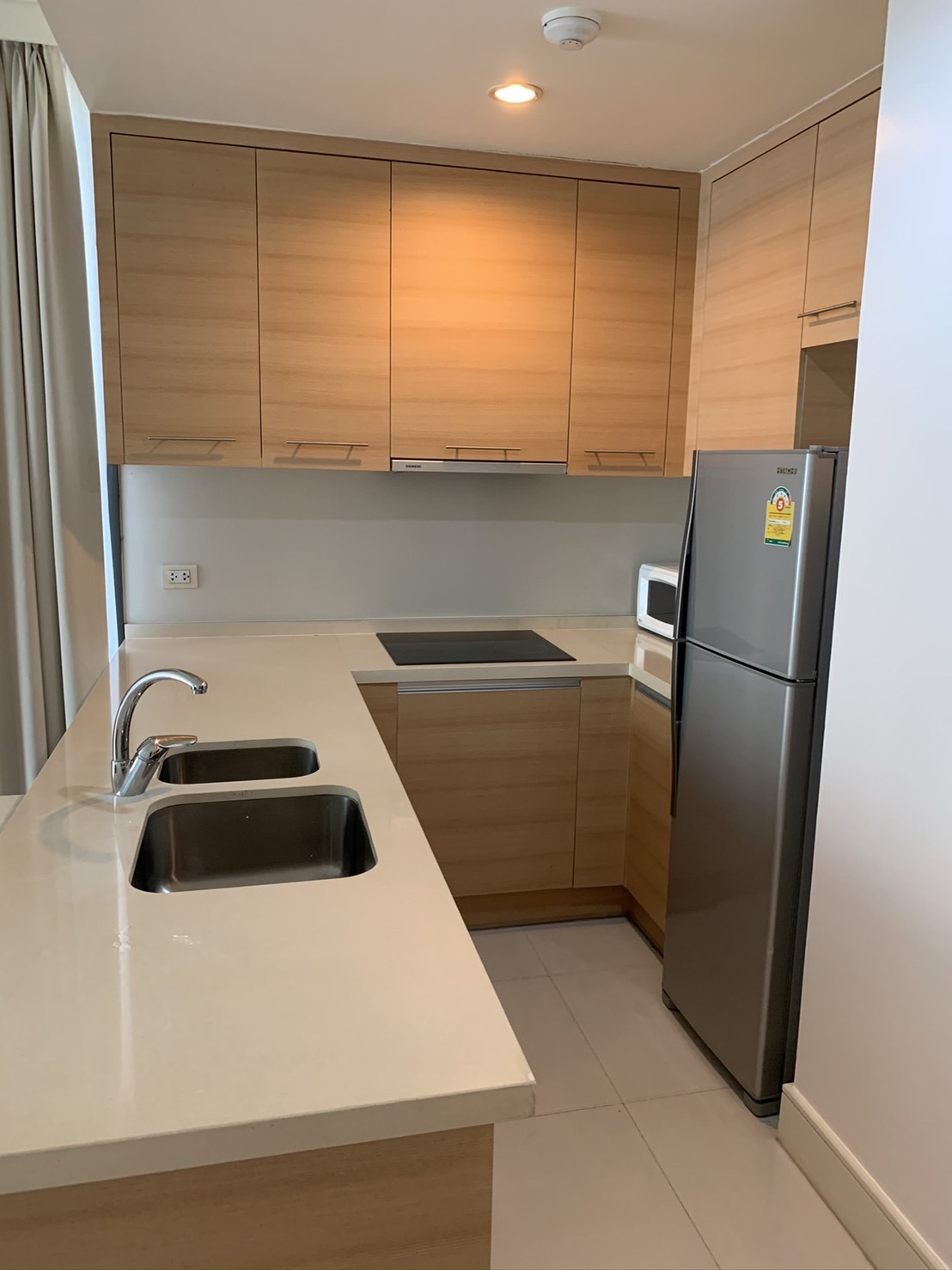 Aguston Sukhumvit 22 for rent