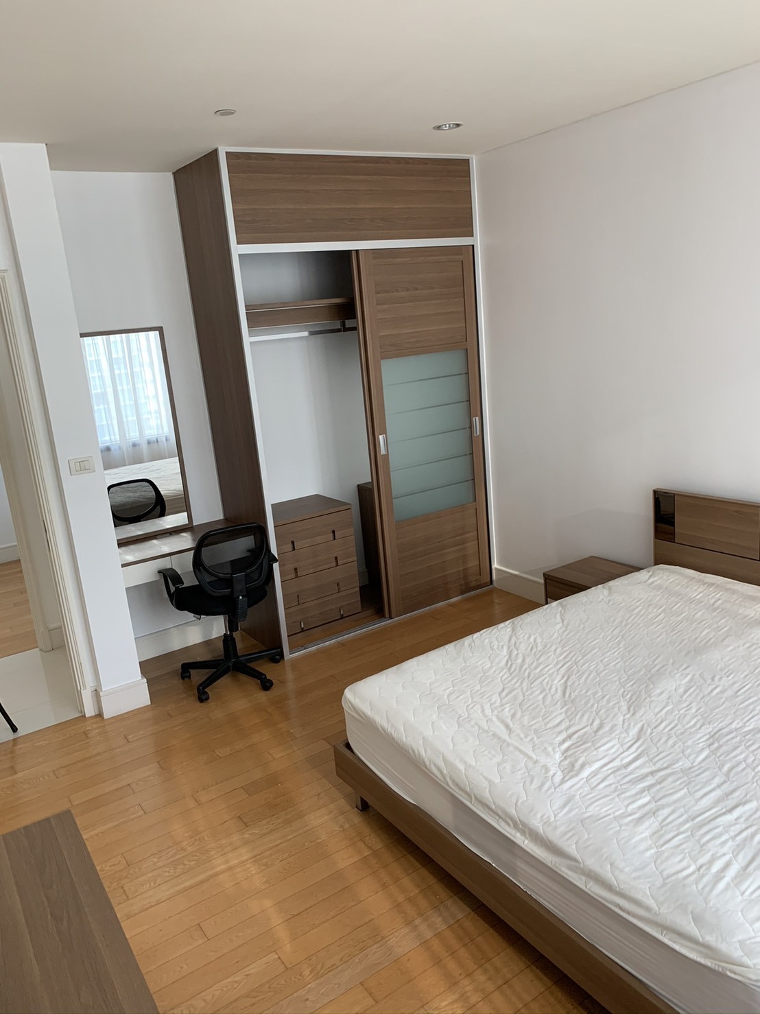 Aguston Sukhumvit 22 for rent