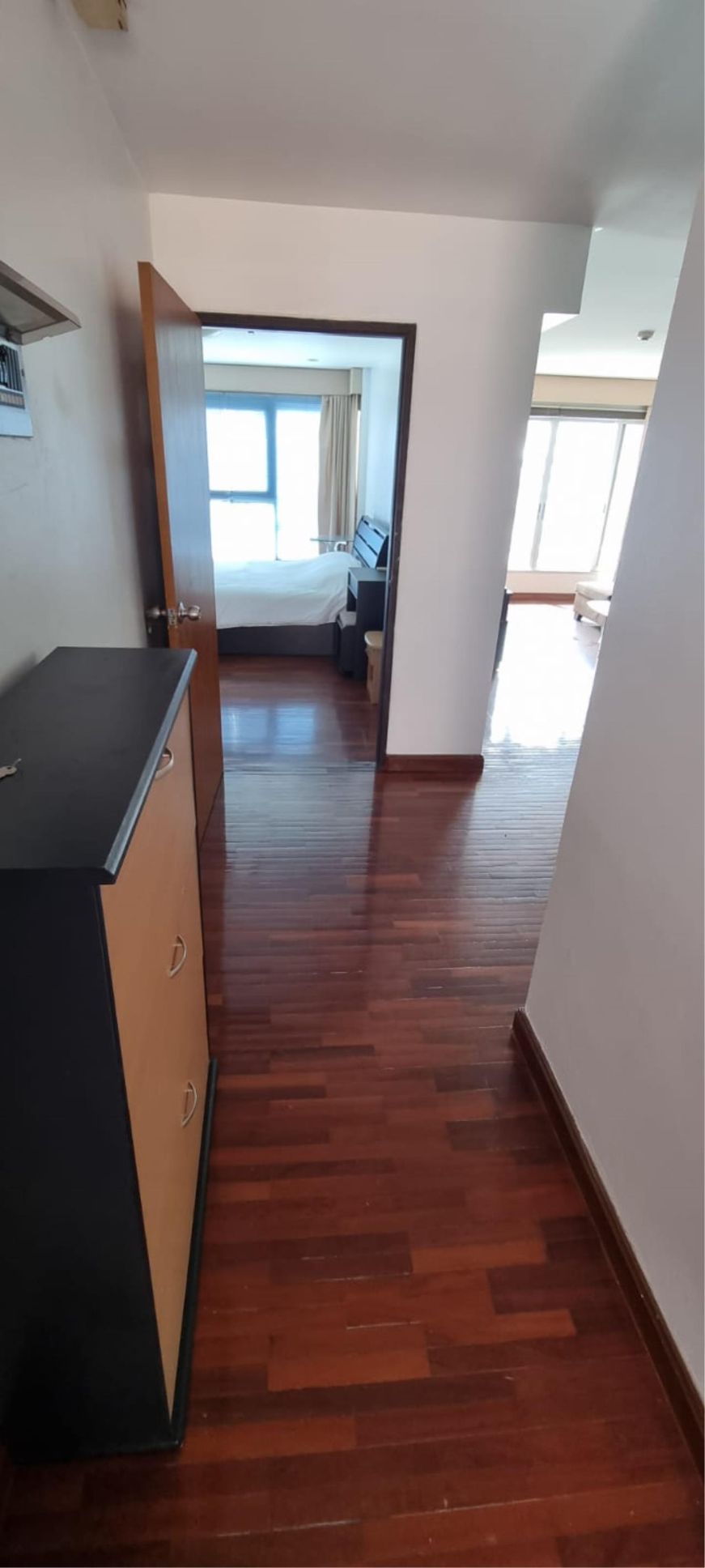 2 Bedrooms 2 Bathrooms Size 70sqm. Navin Court for Rent